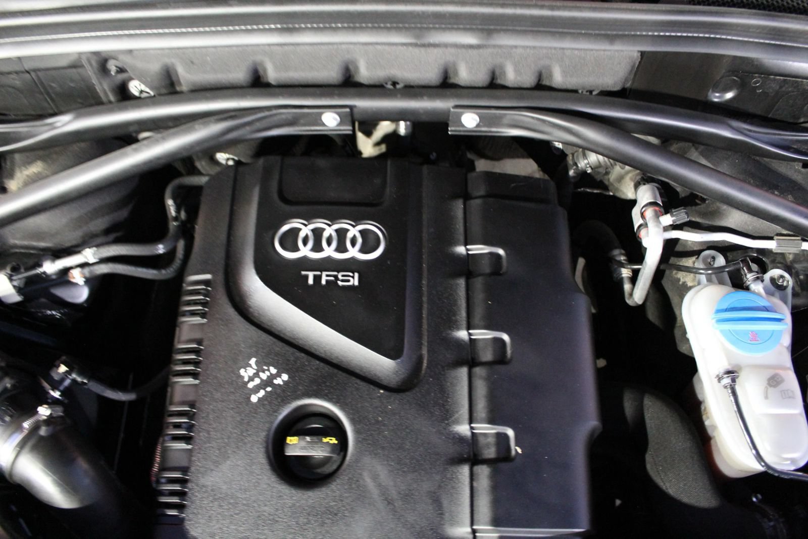 Used 2016 Audi Q5 2.0T Premium Plus w/ Technology Package AWD/4WD image 37