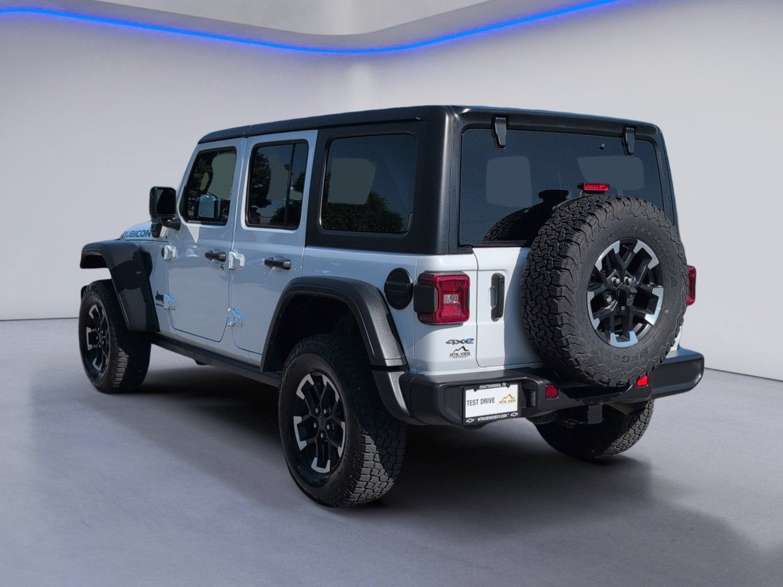 Used 2024 Jeep Wrangler Unlimited Rubicon 4xe AWD/4WD image 3