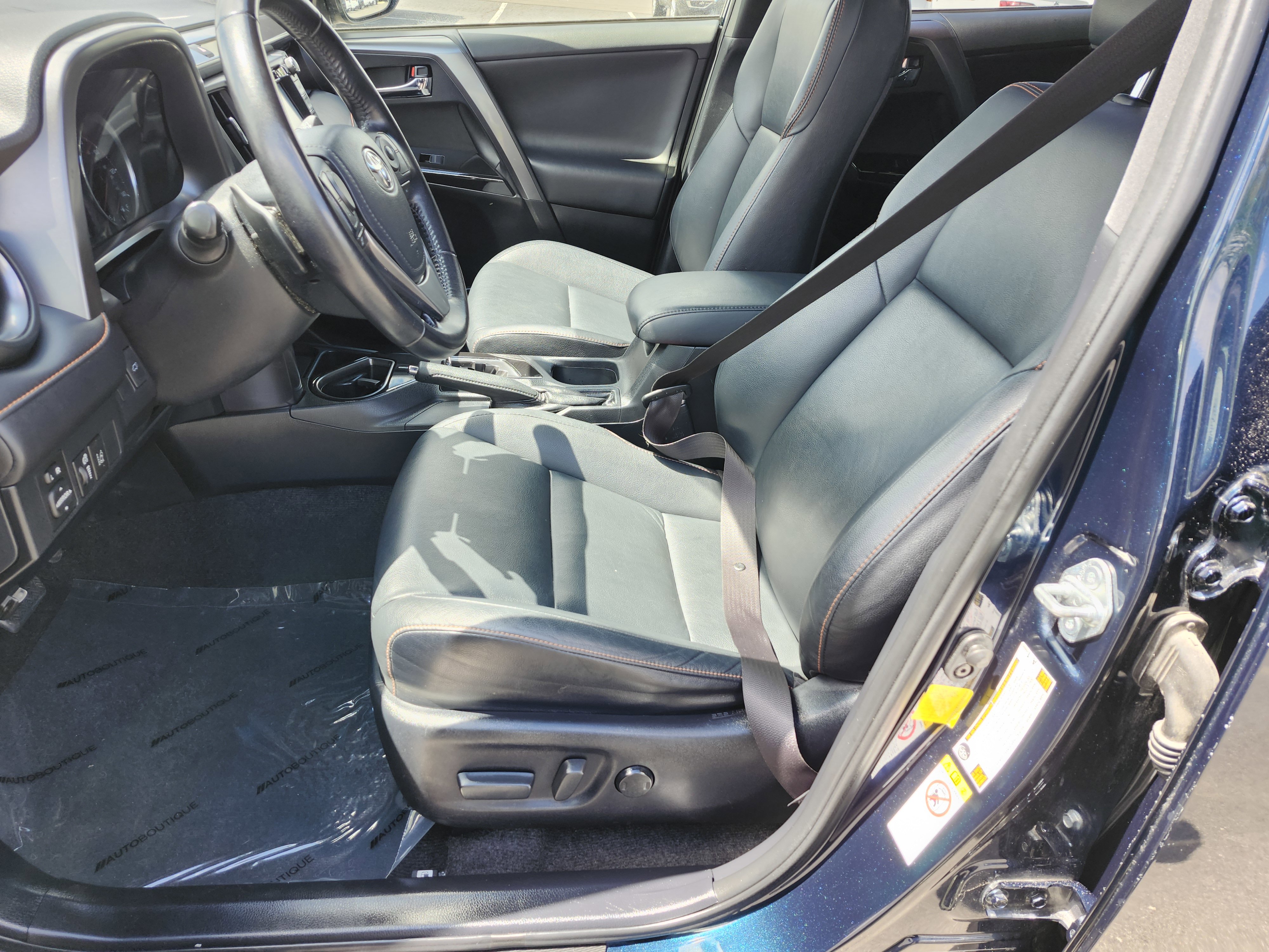 Used 2017 Toyota RAV4 SE FWD image 26