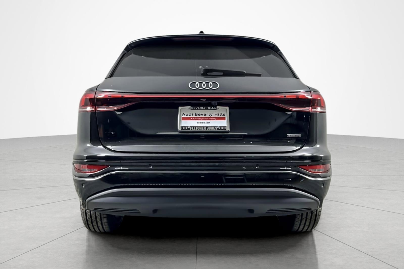 Used 2025 Audi Q6 e-tron Premium w/ Convenience Package image 4
