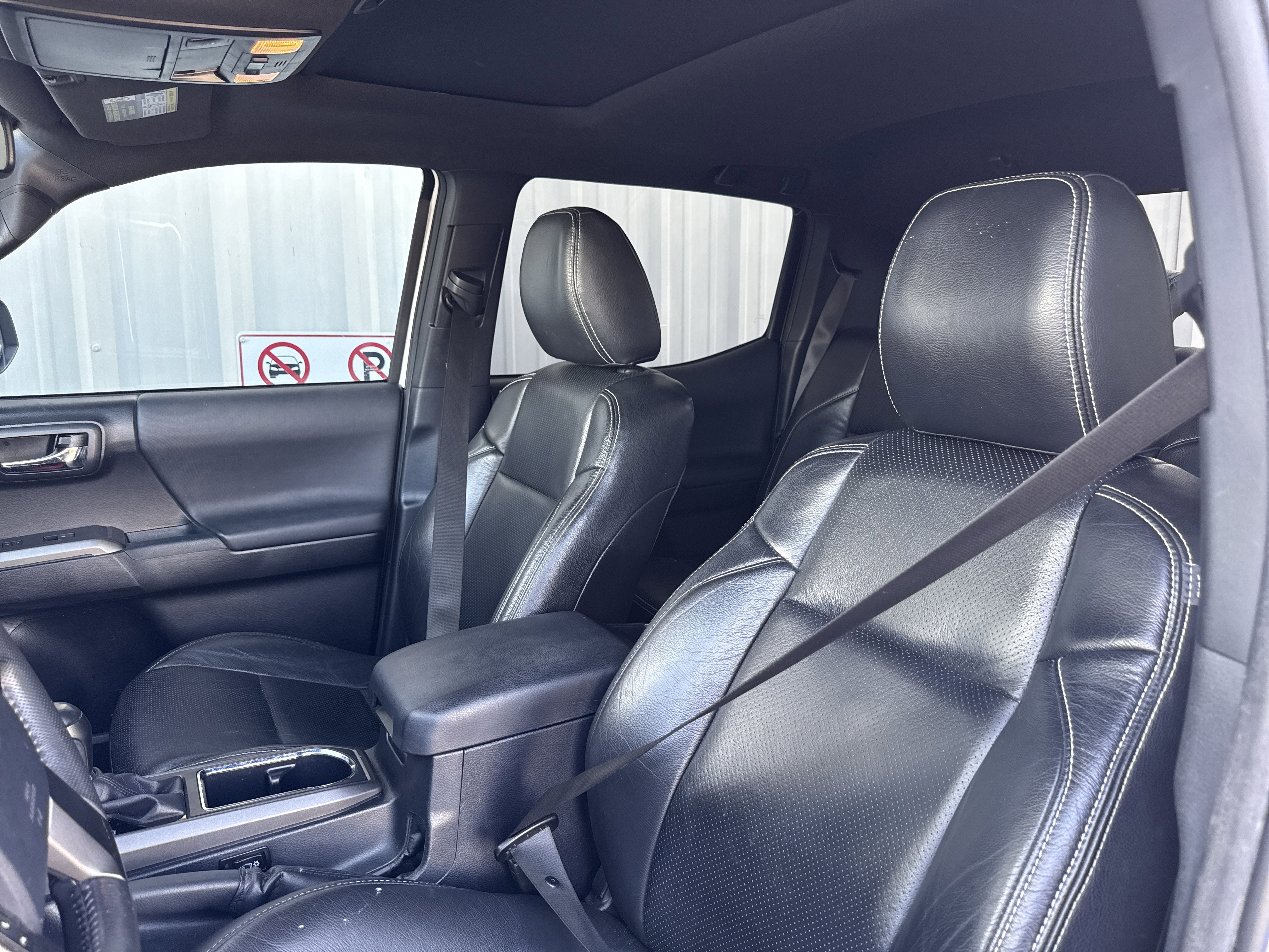 Used 2017 Toyota Tacoma TRD Sport w/ Premium & Technology Package image 13