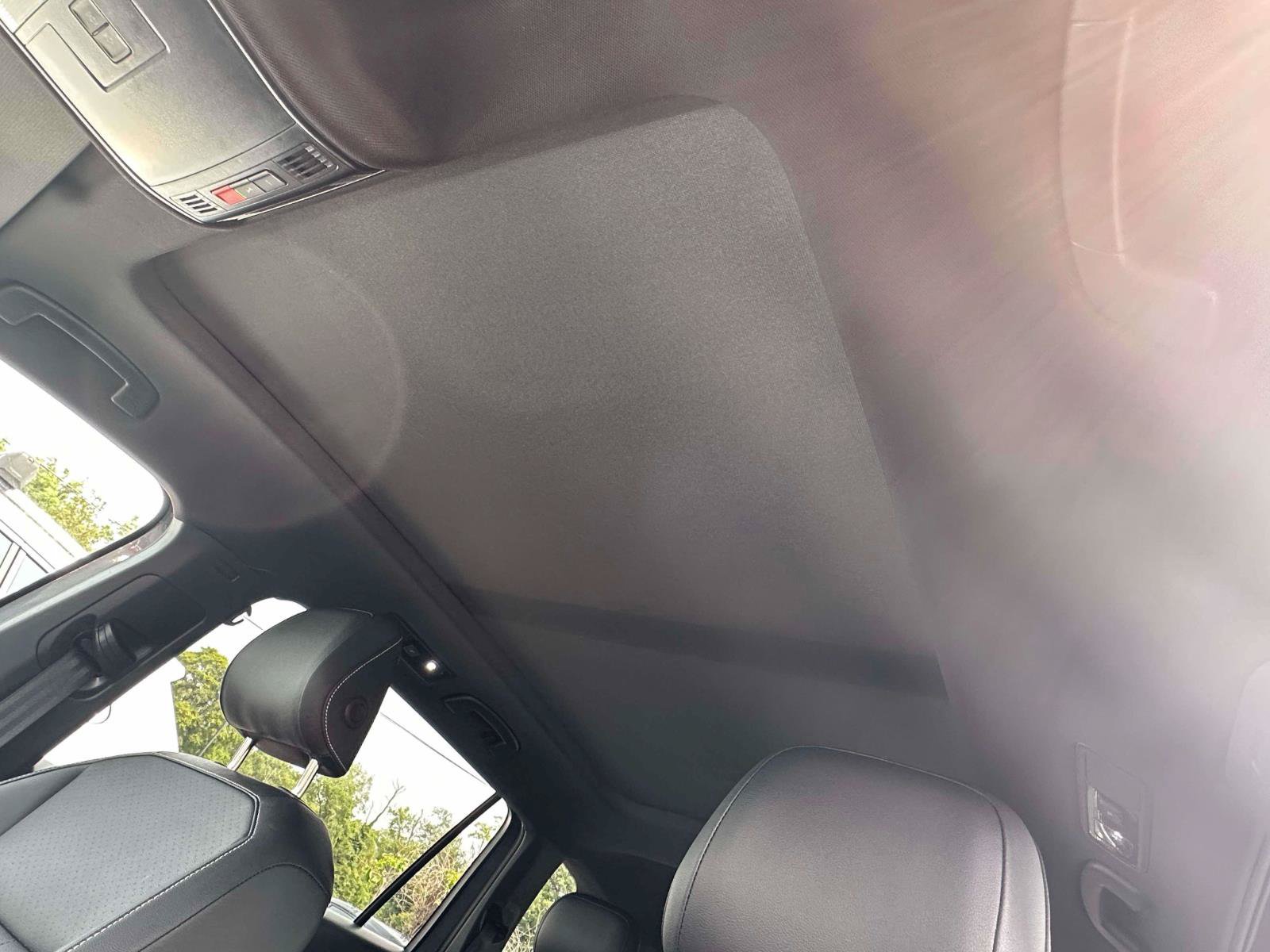 Certified 2023 Volkswagen Tiguan SE R-Line AWD/4WD image 18