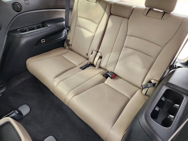 Used 2020 Honda Pilot Touring image 34