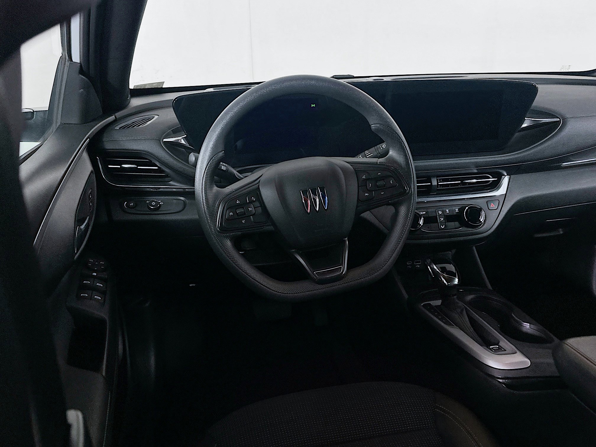 Used 2025 Buick Envista Preferred image 17