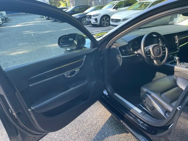 Used 2017 Volvo S90 T5 Momentum w/ Protection Package FWD image 10
