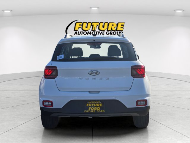 Used 2025 Hyundai Venue SEL FWD image 5