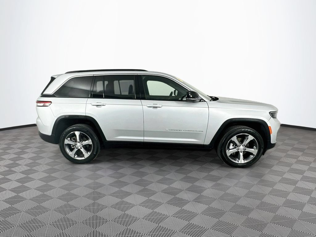 Certified 2024 Jeep Grand Cherokee Limited AWD/4WD image 14