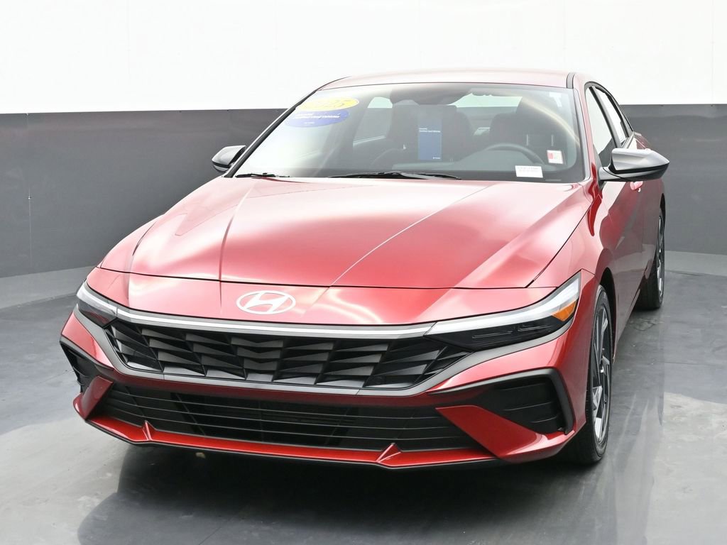 Certified 2025 Hyundai Elantra Sport image 8