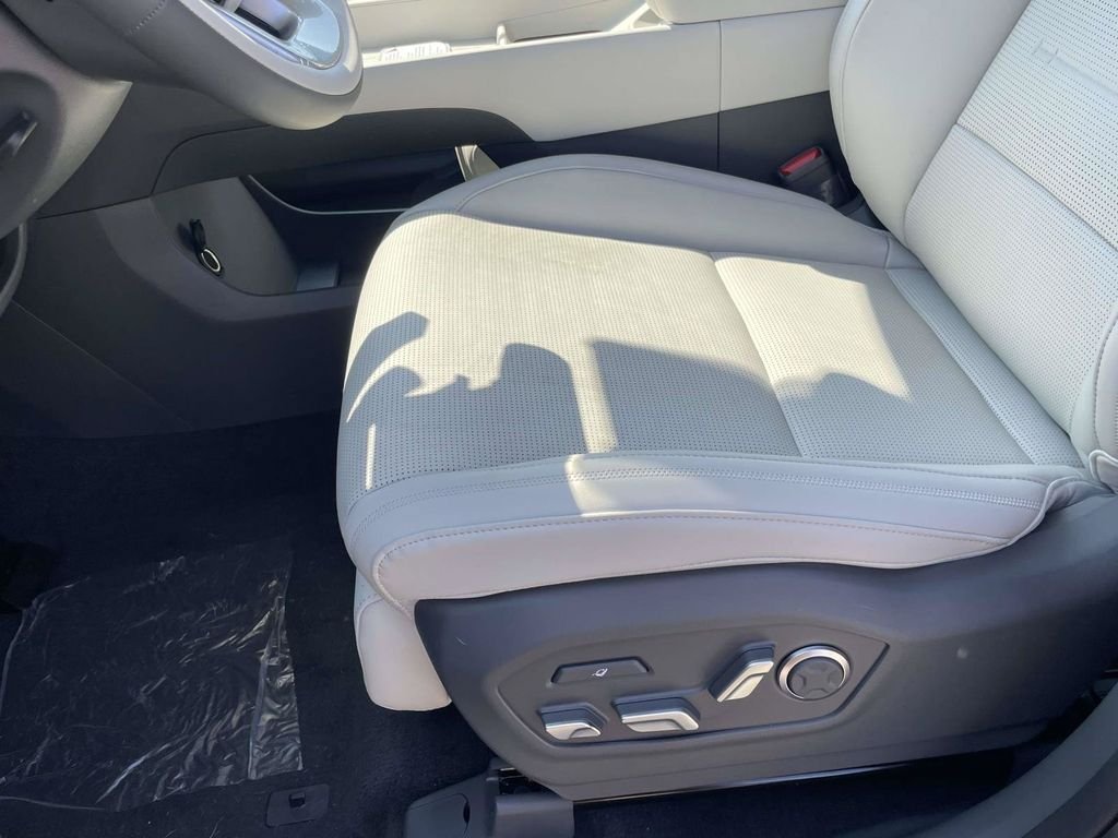 New 2027 Hyundai Santa Fe Calligraphy FWD image 16