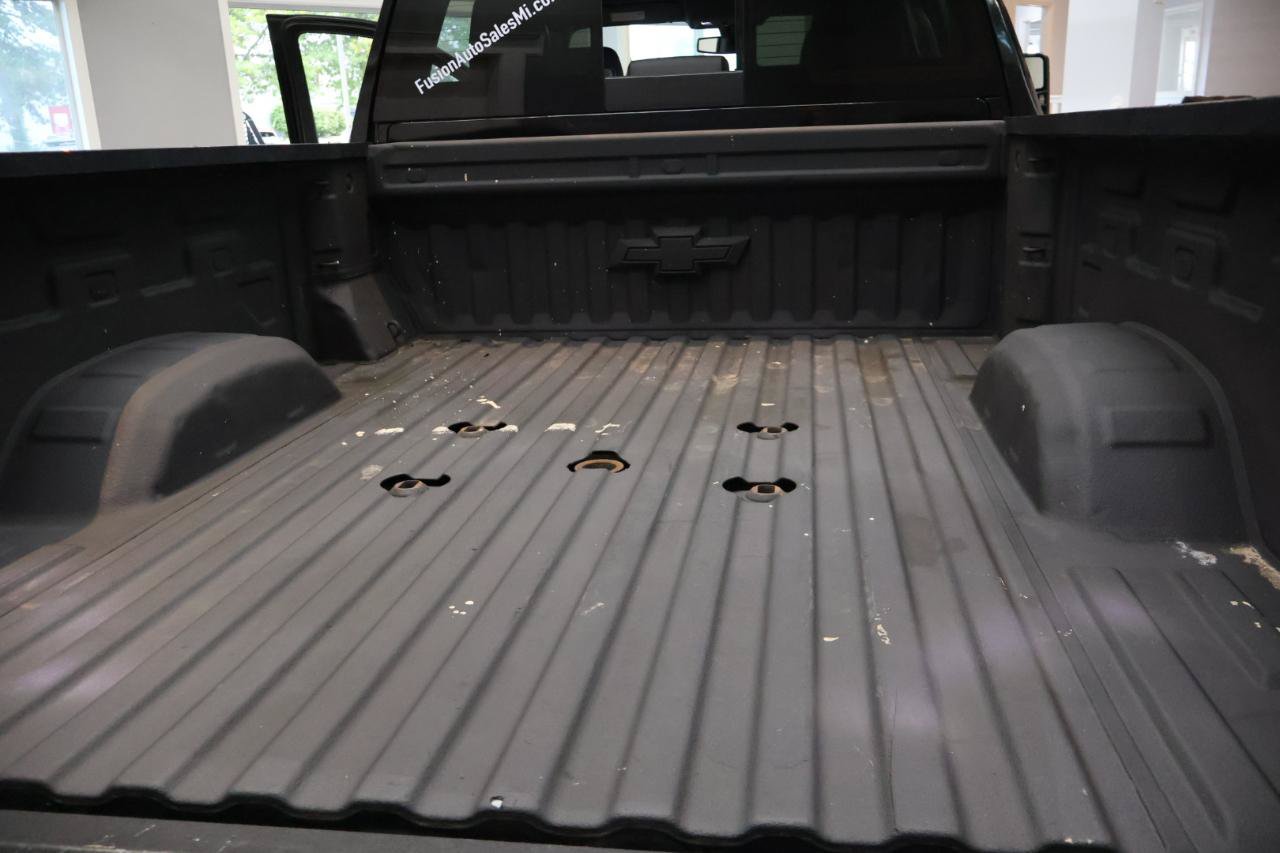 Used 2020 Chevrolet Silverado 2500 LTZ w/ LTZ Convenience Package AWD/4WD image 15