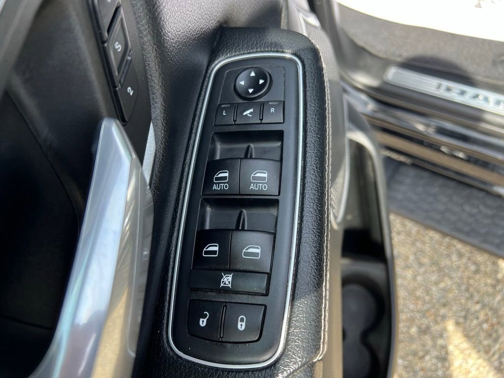 Used 2020 RAM 1500 Laramie w/ Sport Appearance Package AWD/4WD image 30