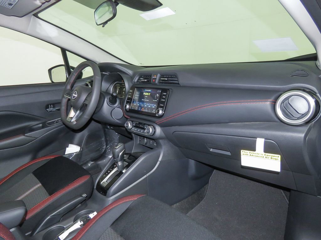 New 2025 Nissan Versa SR w/ Trunk Package FWD image 9