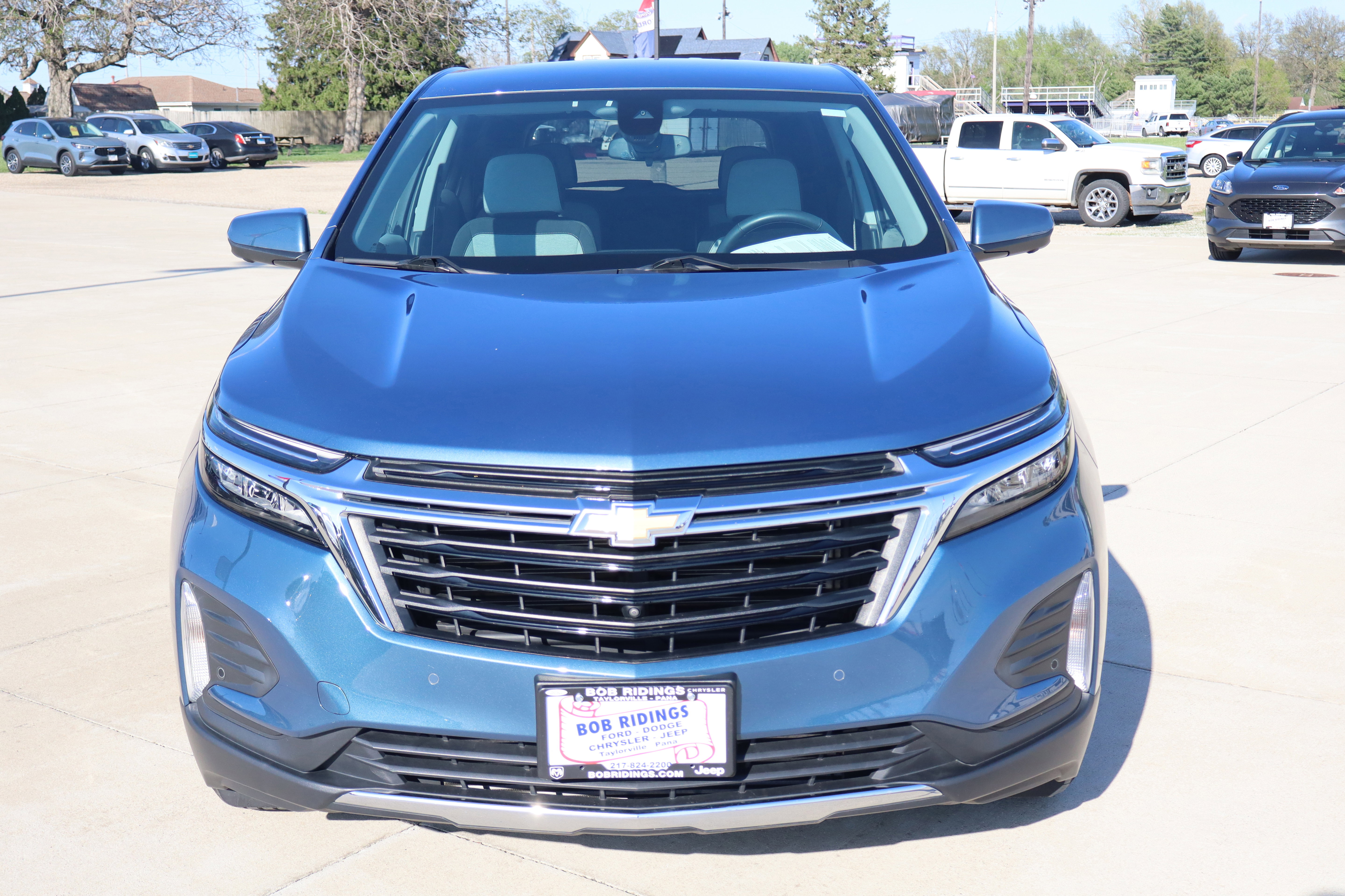Used 2024 Chevrolet Equinox LT FWD image 2