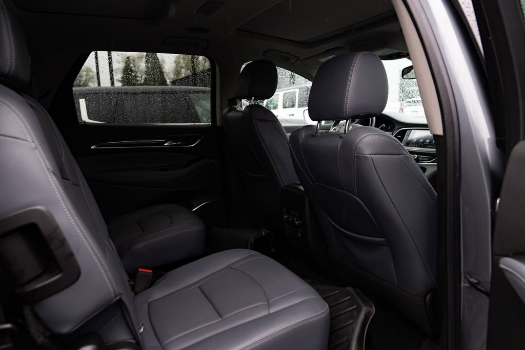 Used 2020 Buick Enclave Premium w/ Sun and Sites Package AWD/4WD image 25