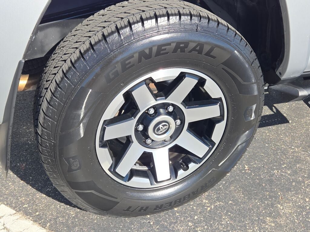Used 2023 Toyota 4Runner TRD Off-Road Premium w/ Off Road Premium Plus Package AWD/4WD image 12