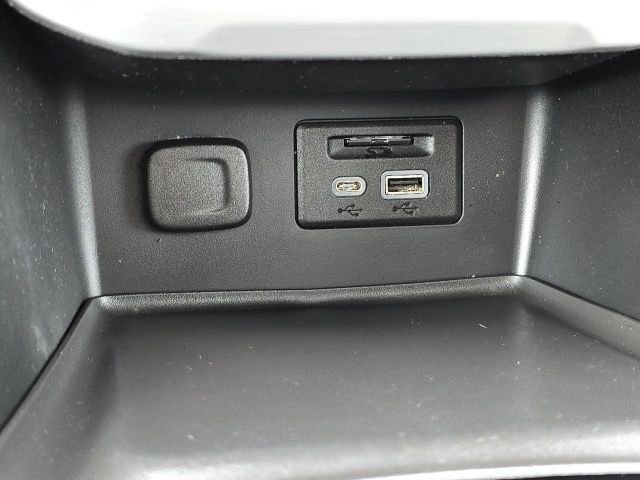 Used 2023 GMC Acadia SLE w/ Driver Convenience Package image 16