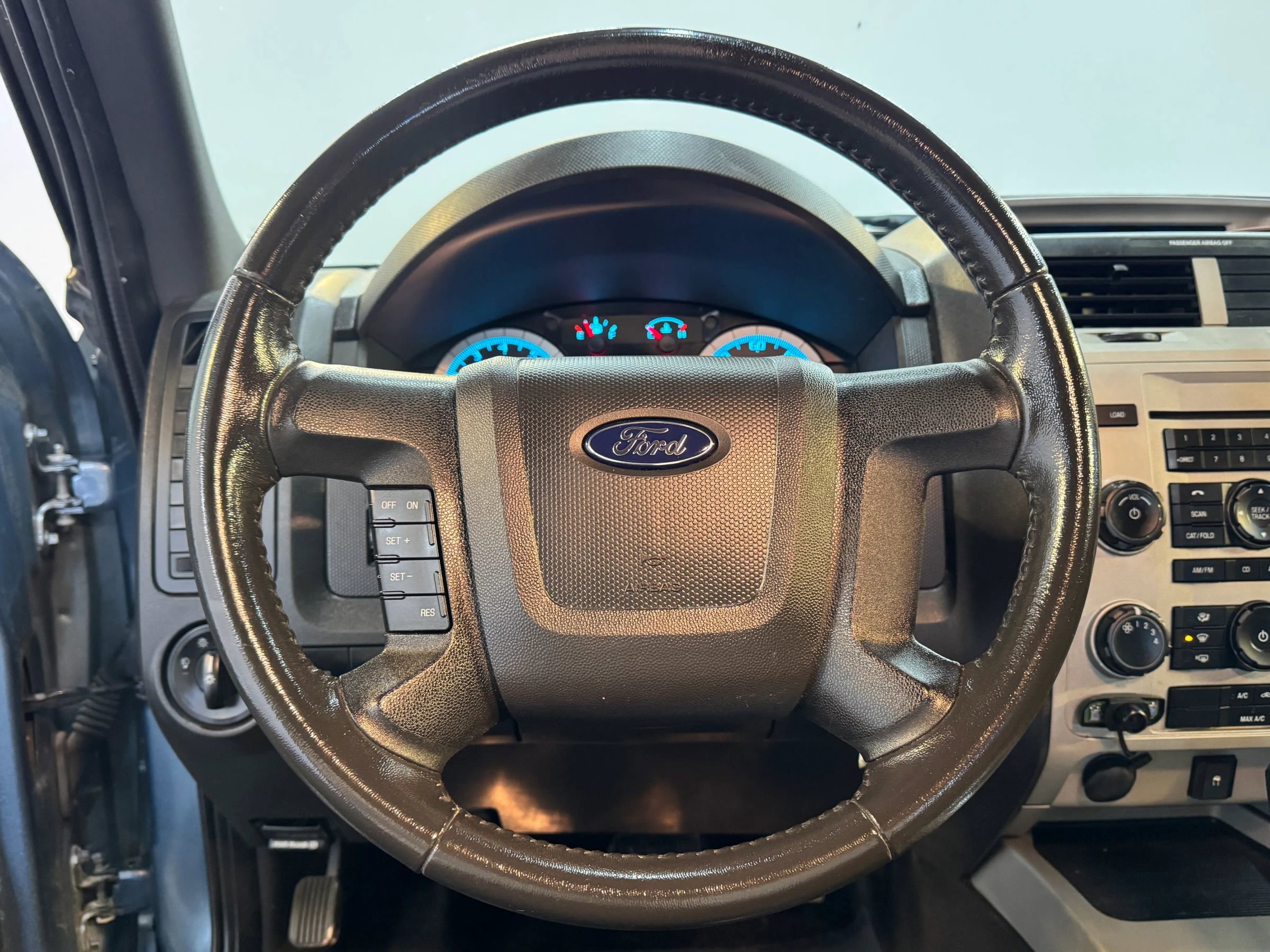 Used 2010 Ford Escape XLT image 16