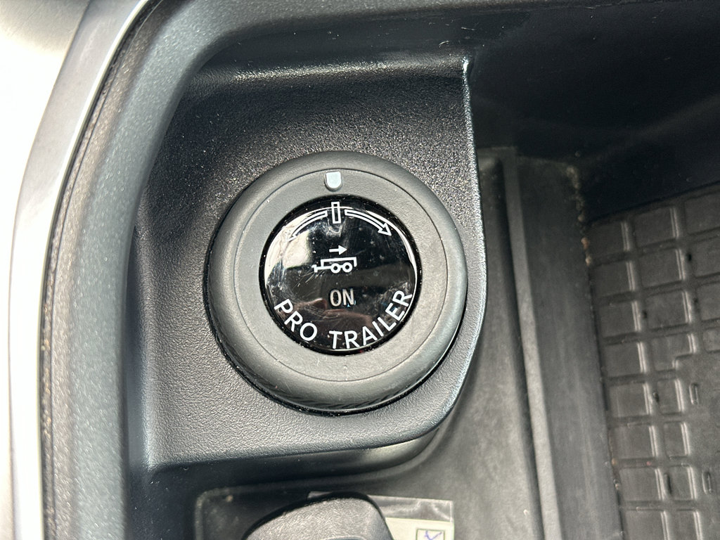 Used 2025 Ford Expedition Active AWD/4WD image 24
