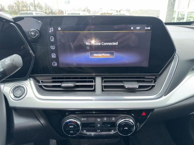 Used 2025 Chevrolet Trax LT w/ LT Convenience Package image 38