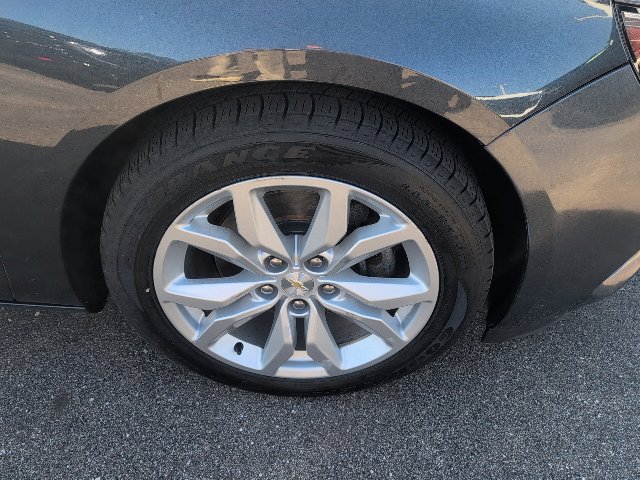 Used 2019 Chevrolet Impala LT FWD image 12