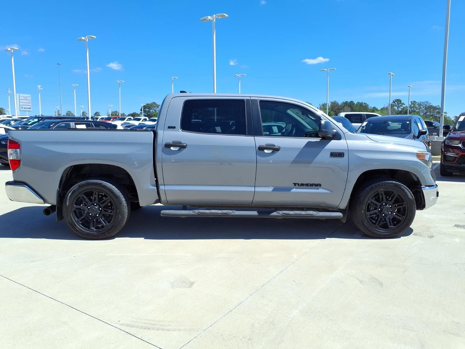Used 2020 Toyota Tundra SR5 w/ SR5 Upgrade Package image 5