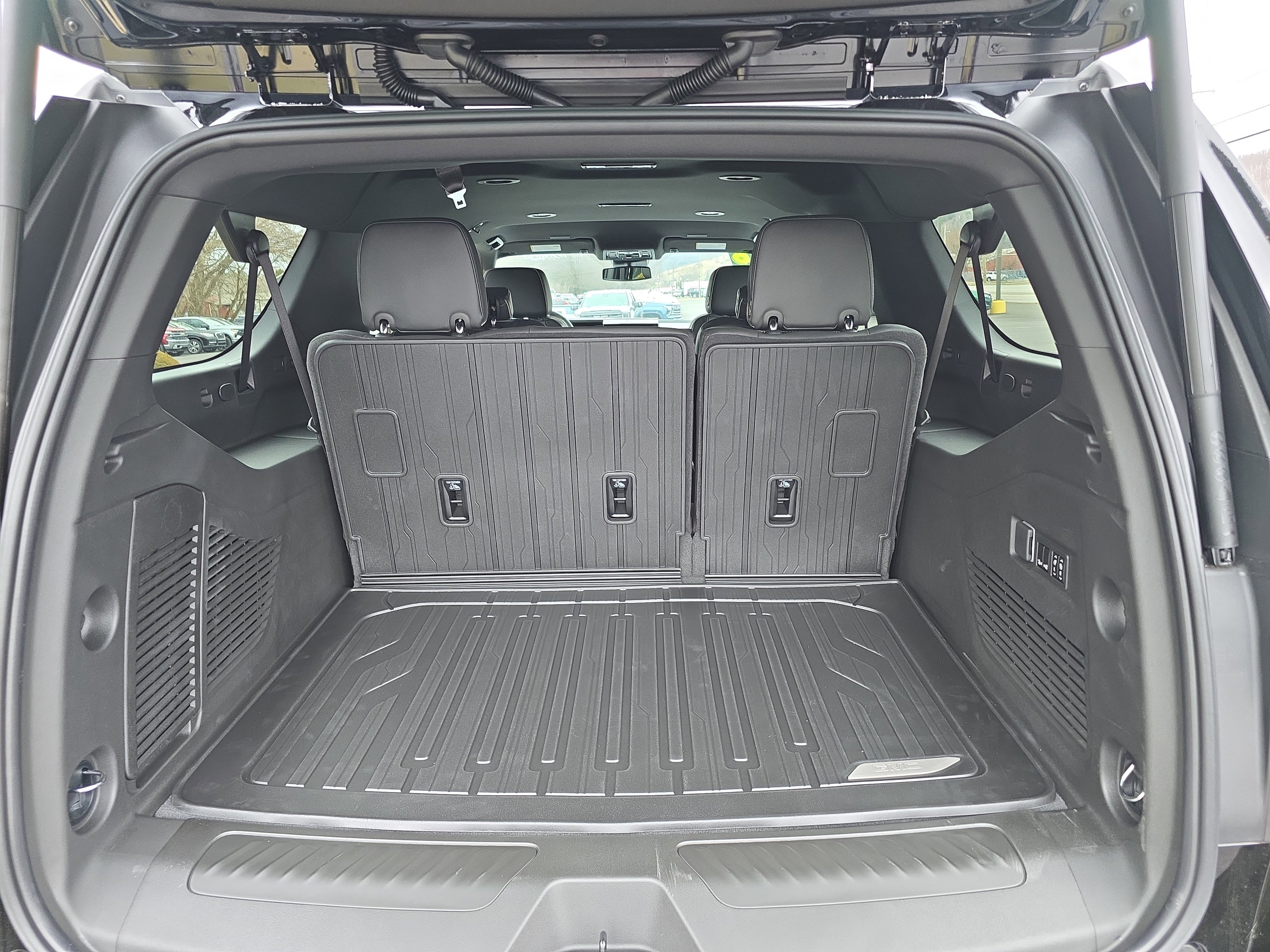 New 2026 GMC Yukon XL Elevation w/ LPO, Floor Liner Package image 5