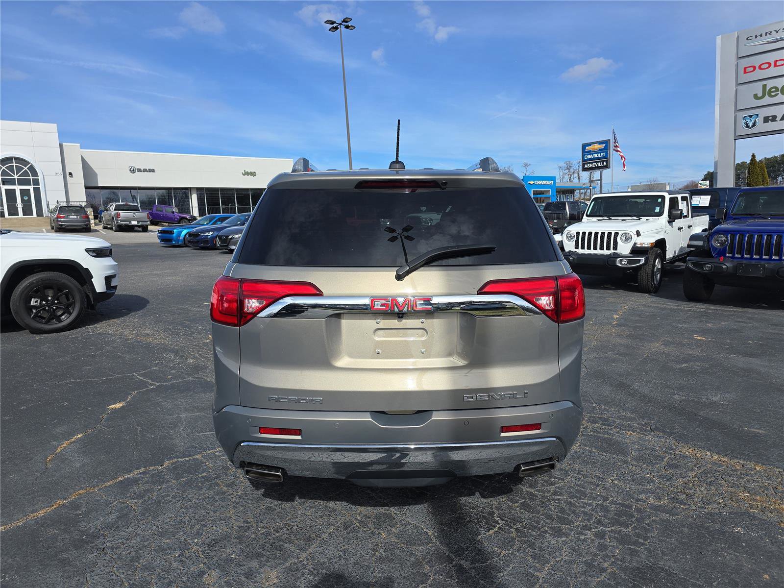 Used 2019 GMC Acadia Denali w/ Technology Package image 4
