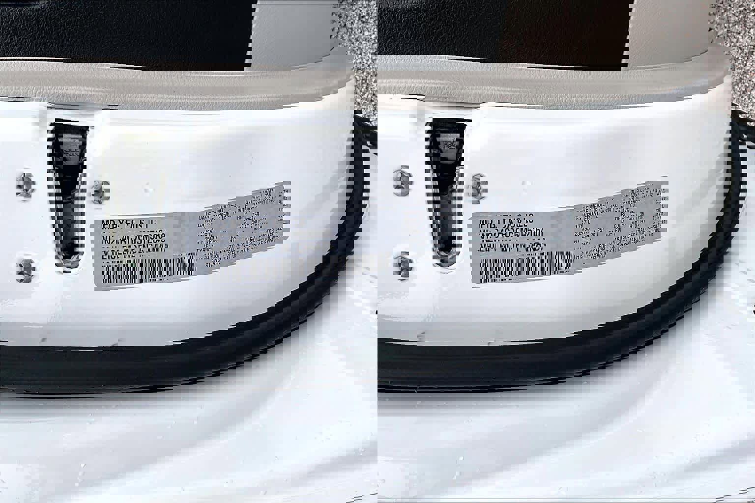 Used 2021 Chrysler Voyager Lxi image 36