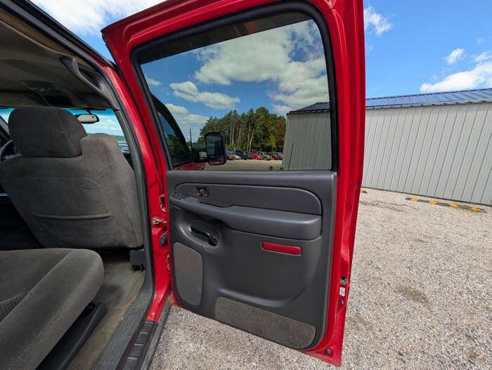Used 2005 Chevrolet Silverado 2500 LS AWD/4WD image 28