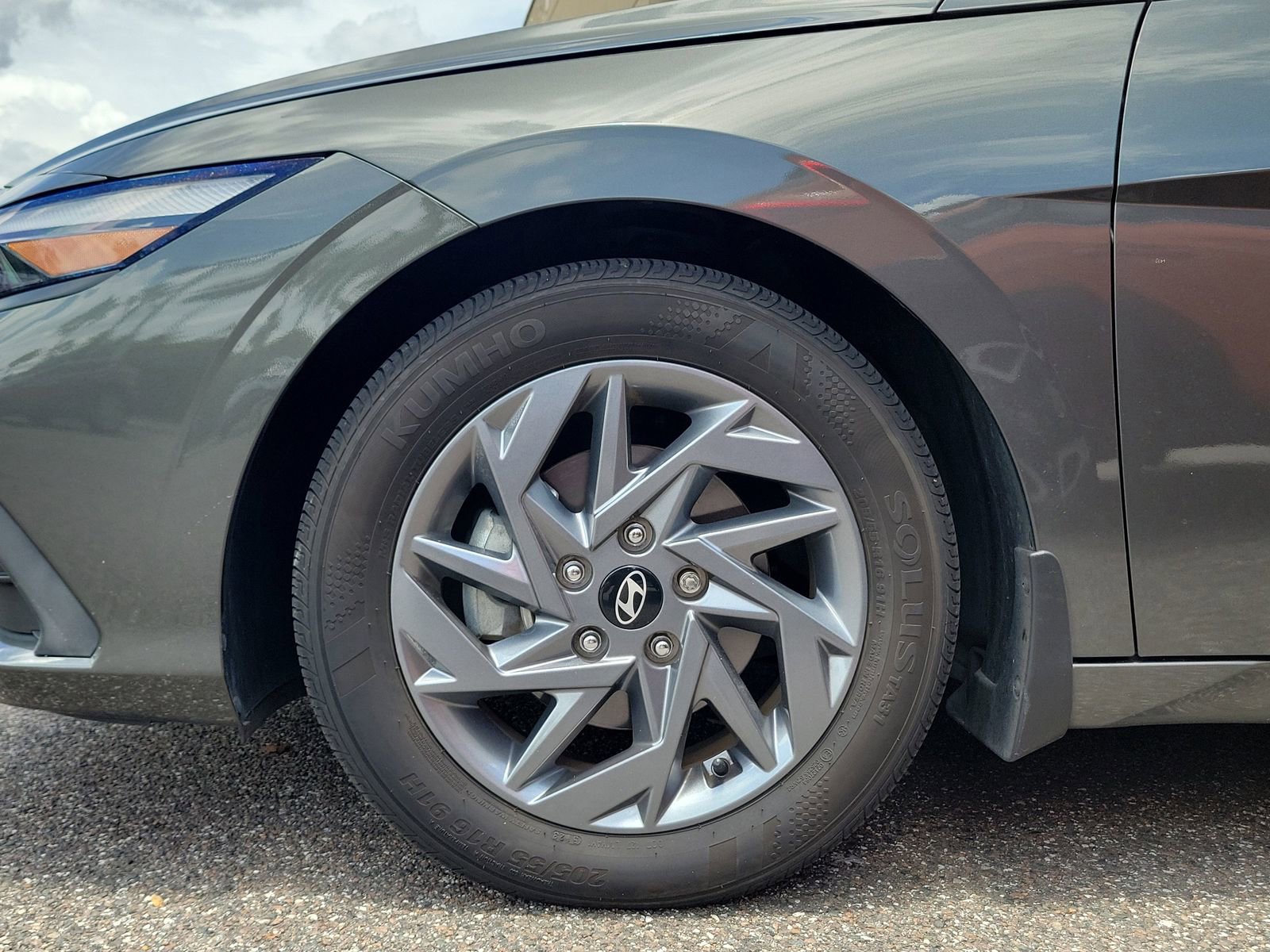Used 2024 Hyundai Elantra SEL FWD image 4