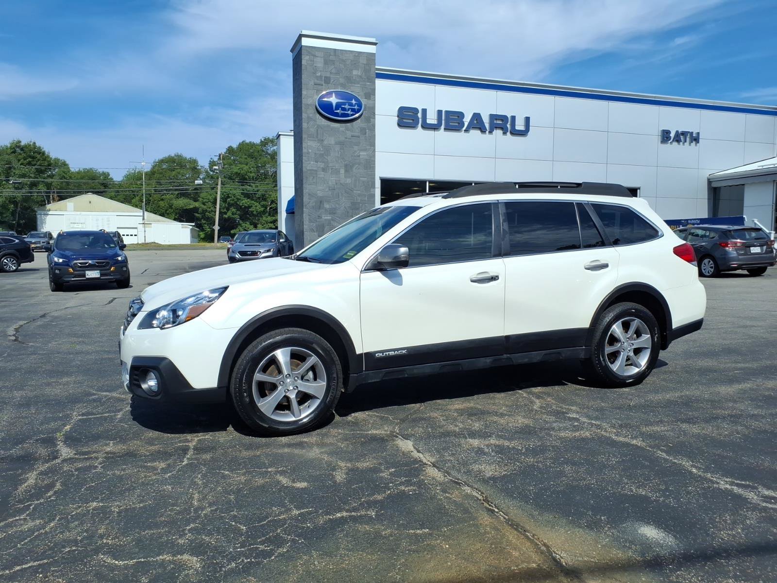 Used 2014 Subaru Outback 2.5i Limited AWD/4WD image 4
