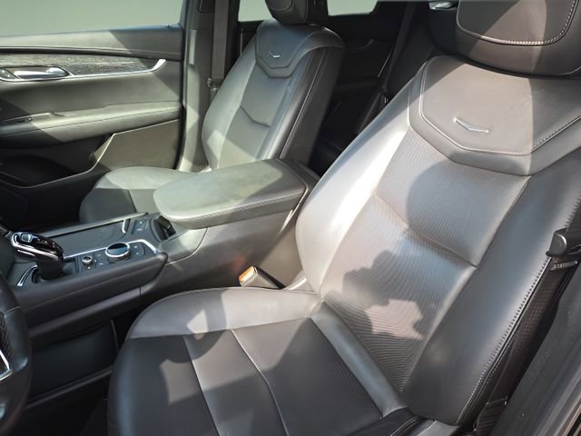 Used 2022 Cadillac XT5 Premium Luxury w/ Technology Package image 12