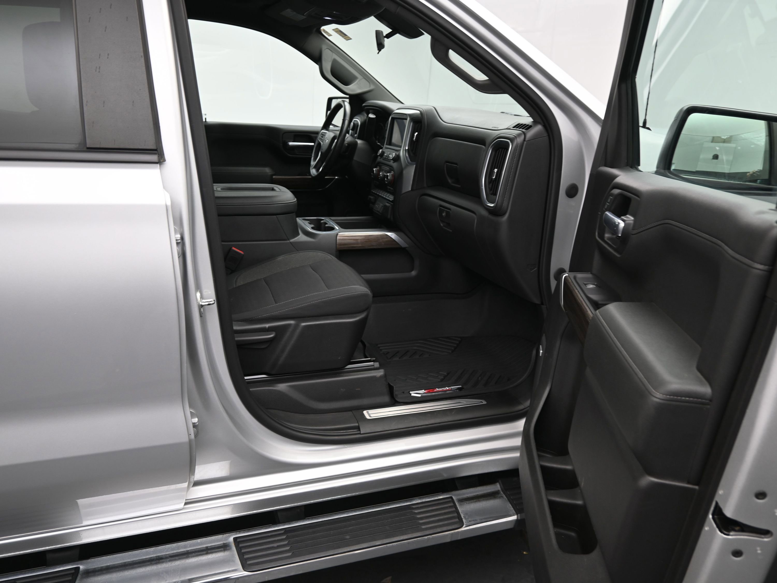 Used 2020 Chevrolet Silverado 1500 RST w/ All-Star Edition image 13