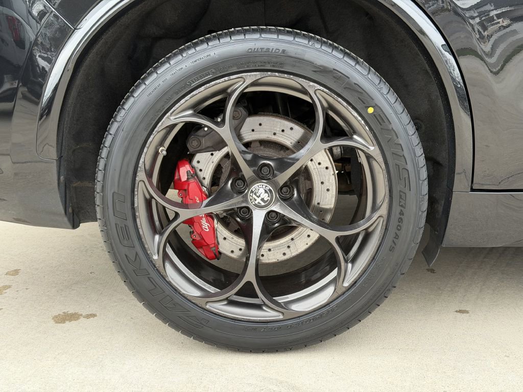 Used 2022 Alfa Romeo Stelvio Quadrifoglio w/ Active Assist Plus Package image 17
