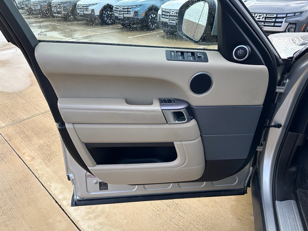 Used 2017 Land Rover Range Rover Sport HSE image 10