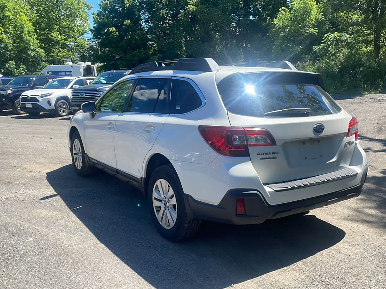 Used 2018 Subaru Outback 2.5i Premium AWD/4WD image 5