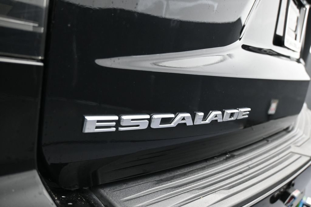 Used 2023 Cadillac Escalade Luxury RWD image 38