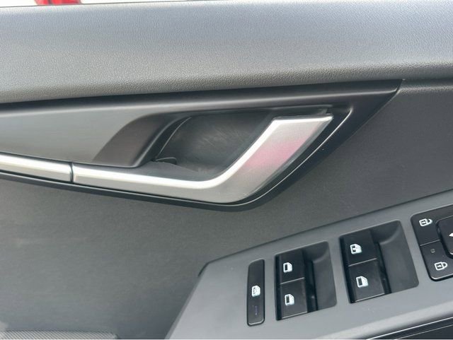 Certified 2025 Kia Niro LX image 36