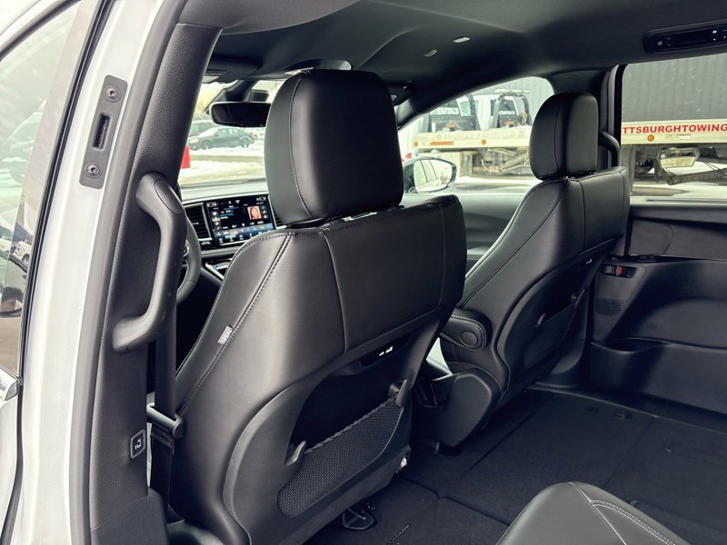 New 2026 Chrysler Pacifica Select image 12