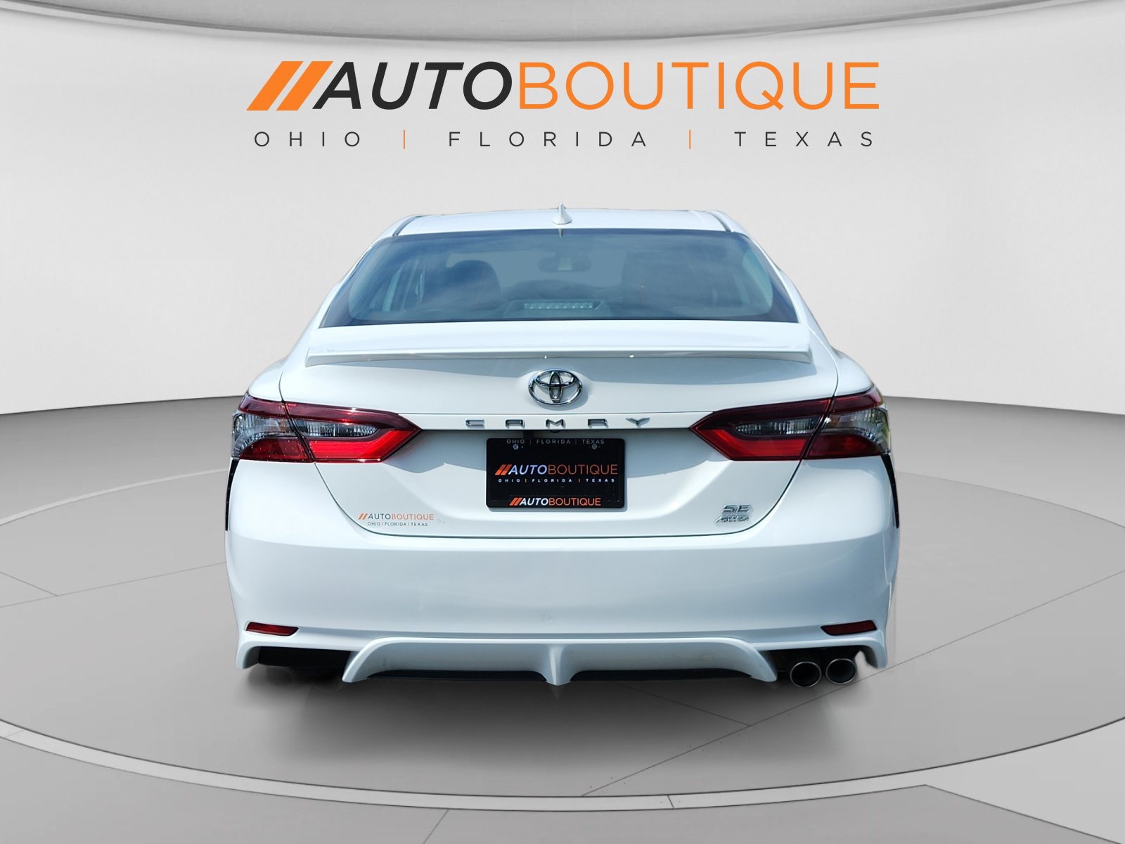 Used 2023 Toyota Camry SE w/ Cold Weather Package AWD/4WD image 4