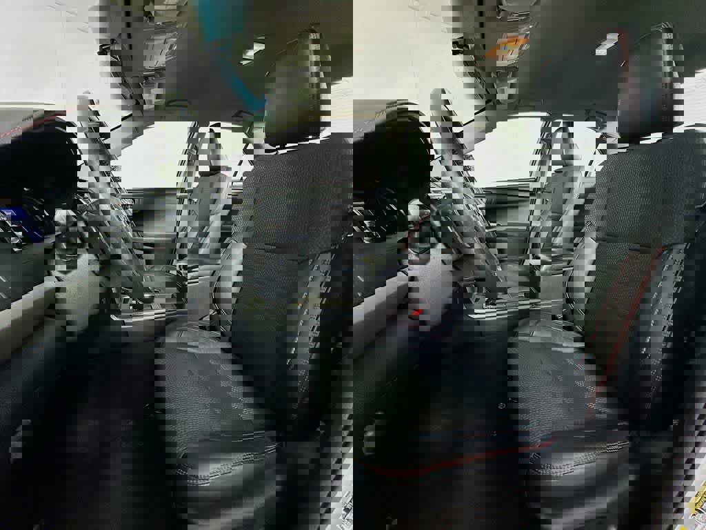 Used 2017 Toyota Camry SE image 12