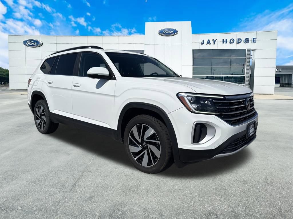 Used 2024 Volkswagen Atlas SE image 1