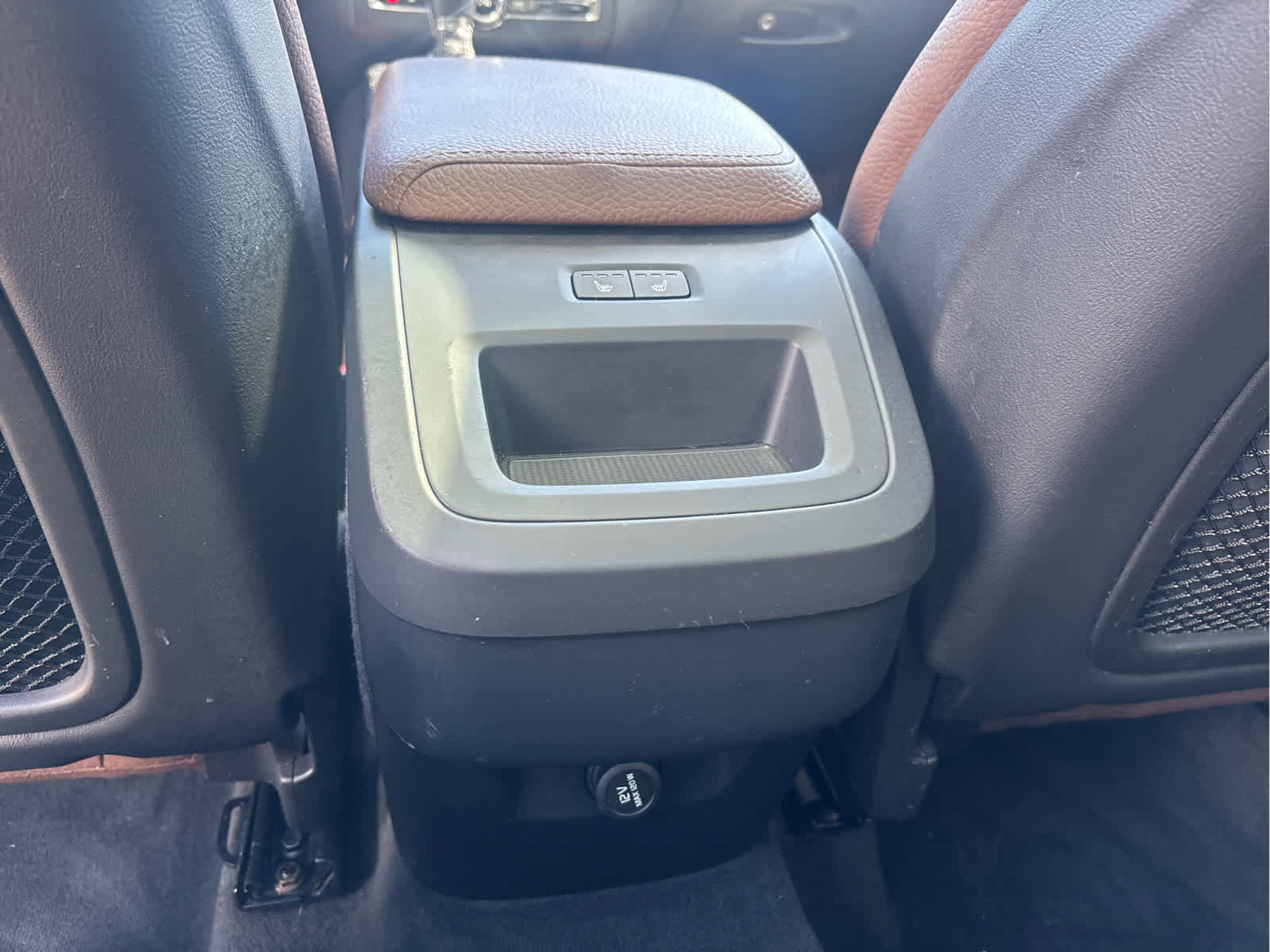 Used 2019 Volvo XC60 T6 Momentum w/ Multimedia Package AWD/4WD image 11