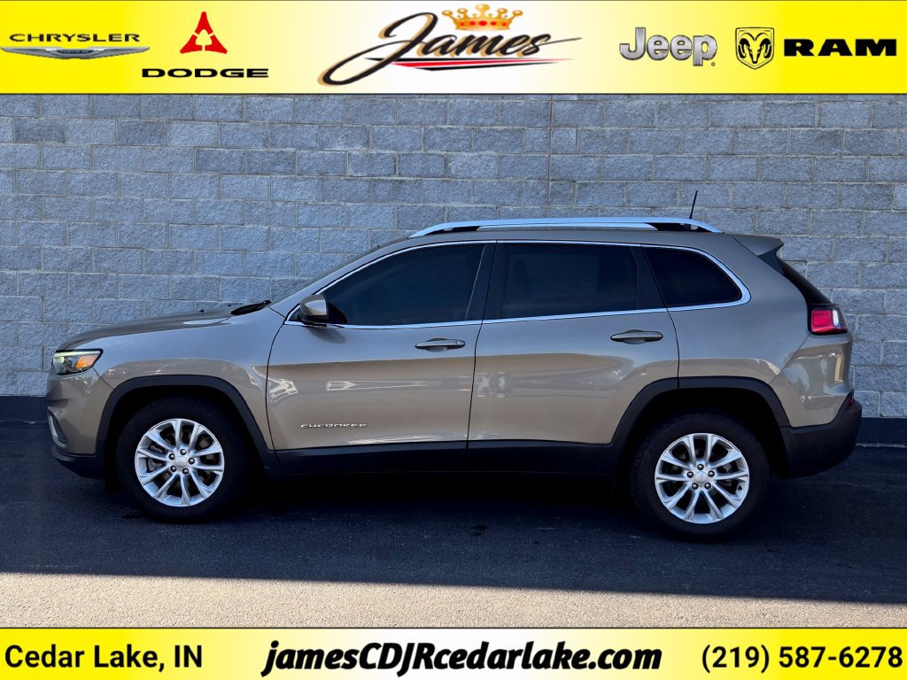 Used 2019 Jeep Cherokee Latitude w/ Popular Appearance Group FWD image 2