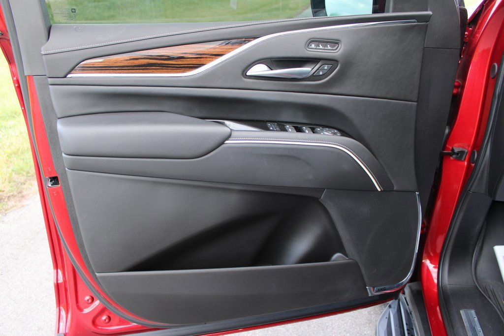 Used 2023 Cadillac Escalade Premium Luxury w/ Performance Package image 10