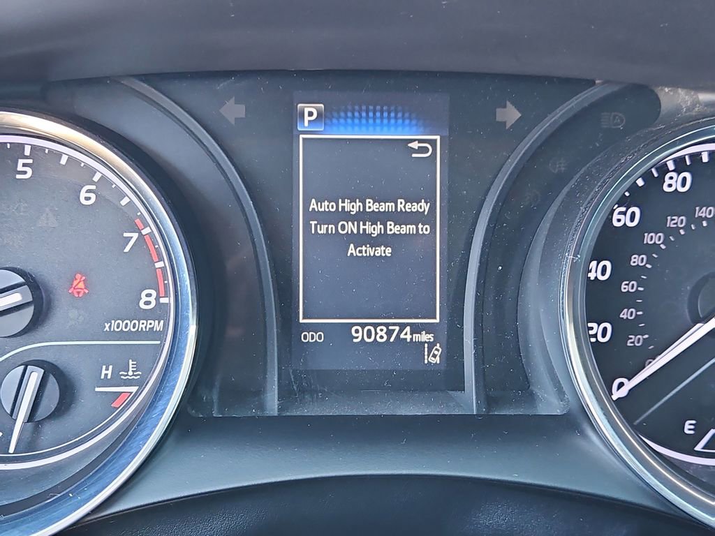 Used 2020 Toyota Camry LE image 19