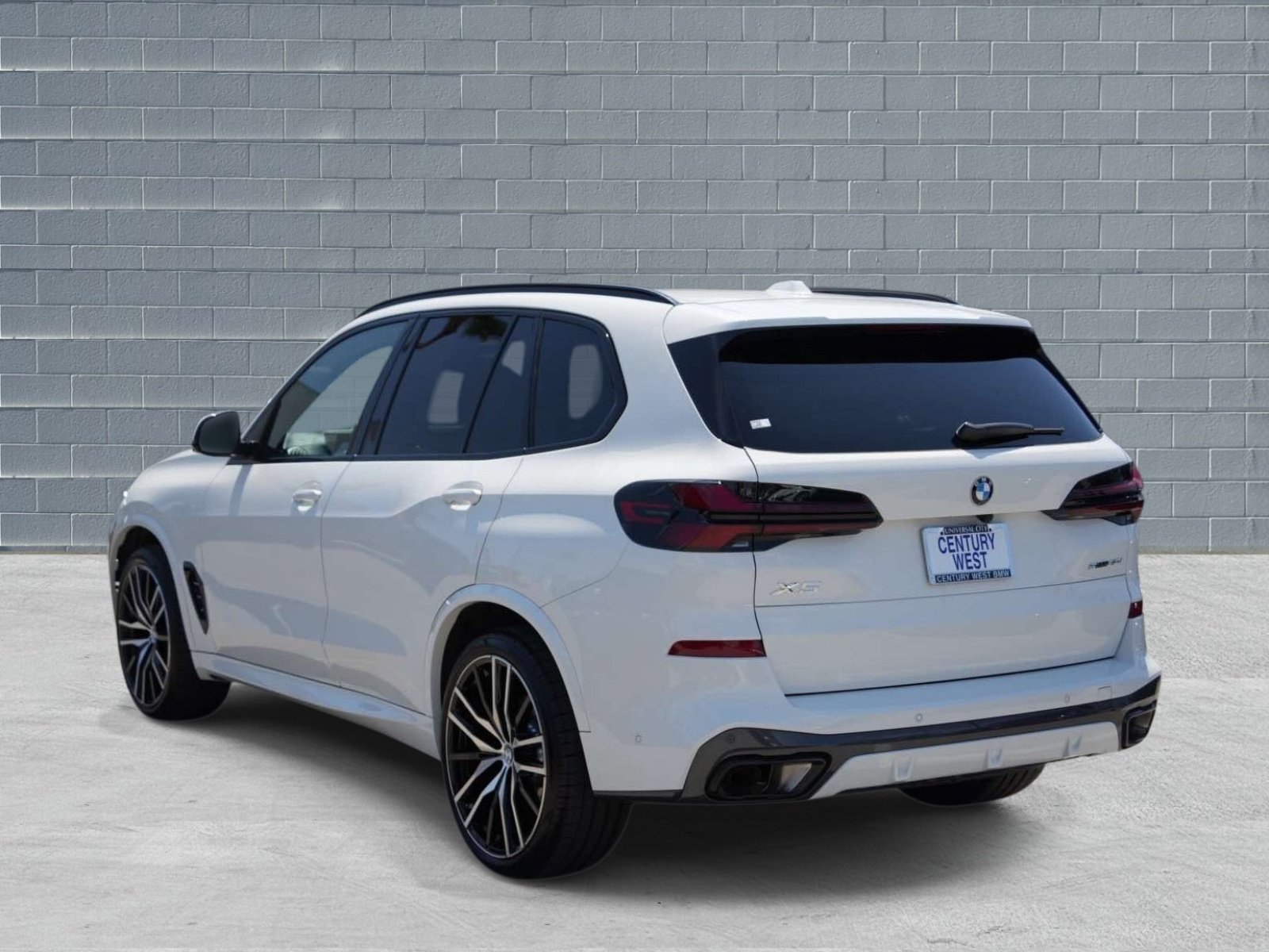 Used 2025 BMW X5 sDrive40i w/ M Sport Package RWD image 3