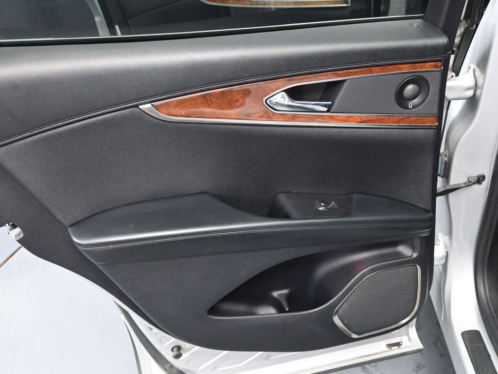 Used 2019 Lincoln Nautilus Select image 16