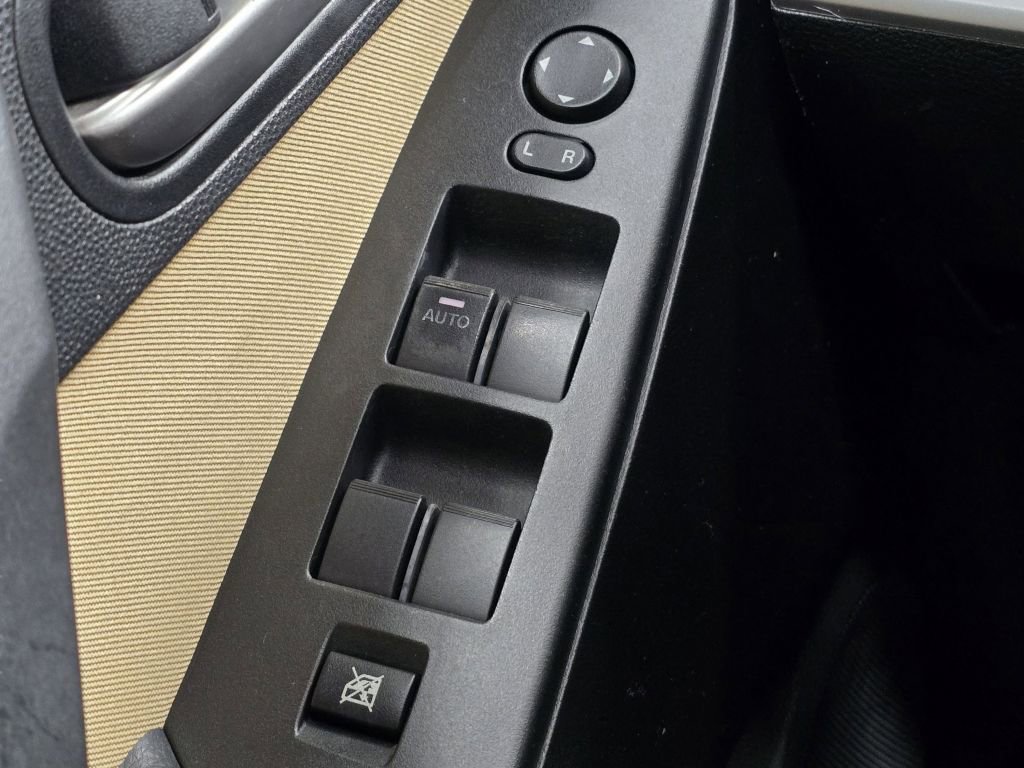 Used 2013 MAZDA MAZDA3 i Touring image 12