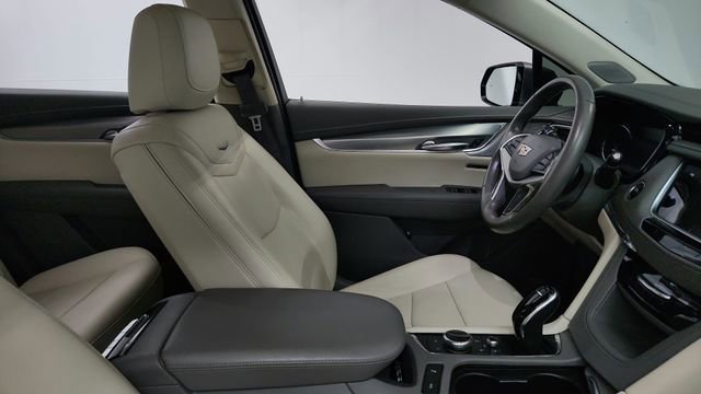Used 2021 Cadillac XT5 Premium Luxury w/ LPO, Floor Liner Package image 24